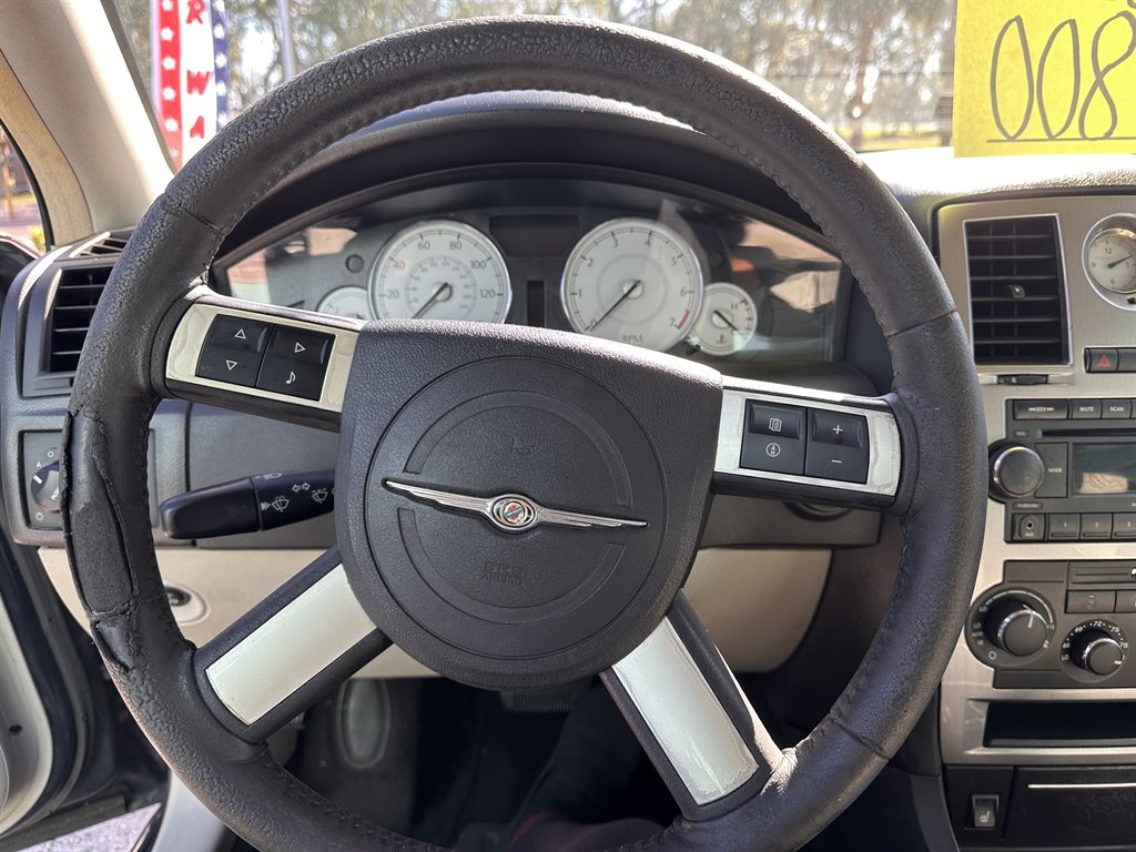 2007 Chrysler 300 Limited photo 2